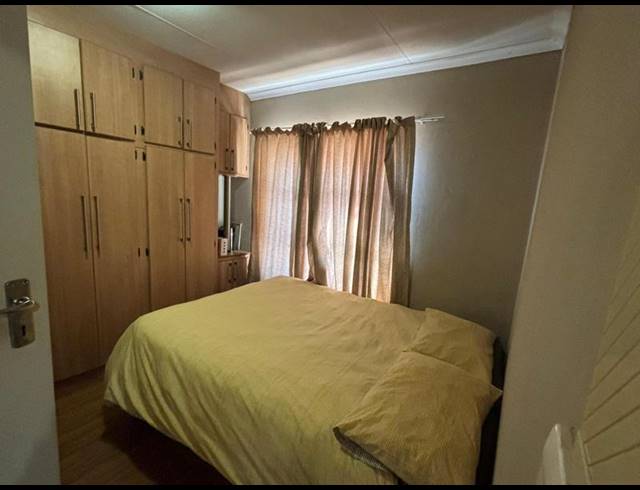 3 BEDROOM HOUSE FOR SALE IN THE ORCHARDS